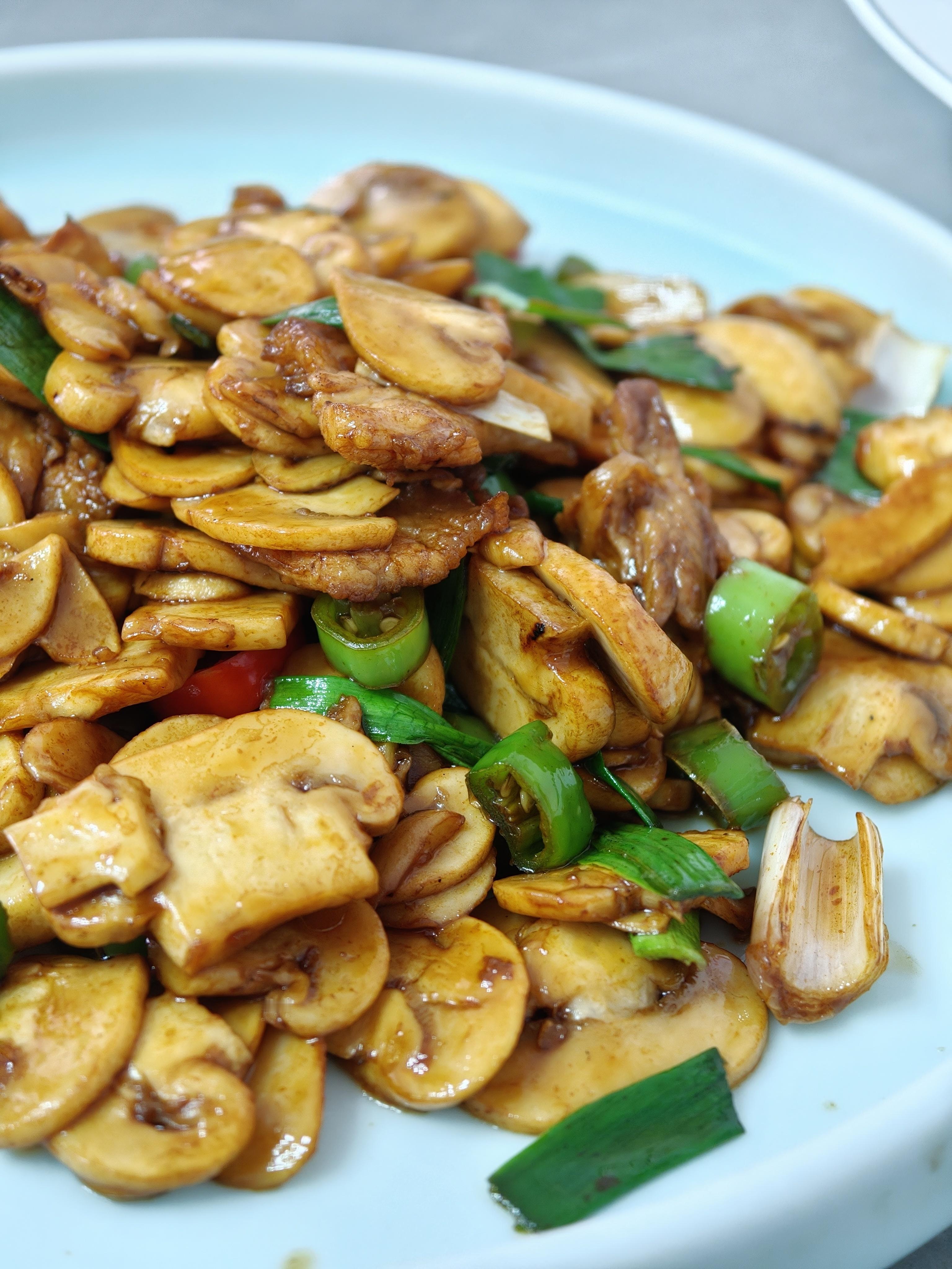 终于吃上饭了难啊 