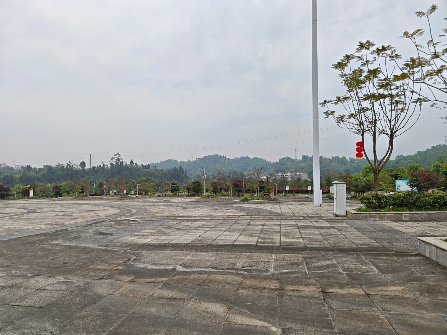 我今天自驾来了个景区，太离谱了，除了我一个人也没有 一辆车都没有 重庆·中山古镇