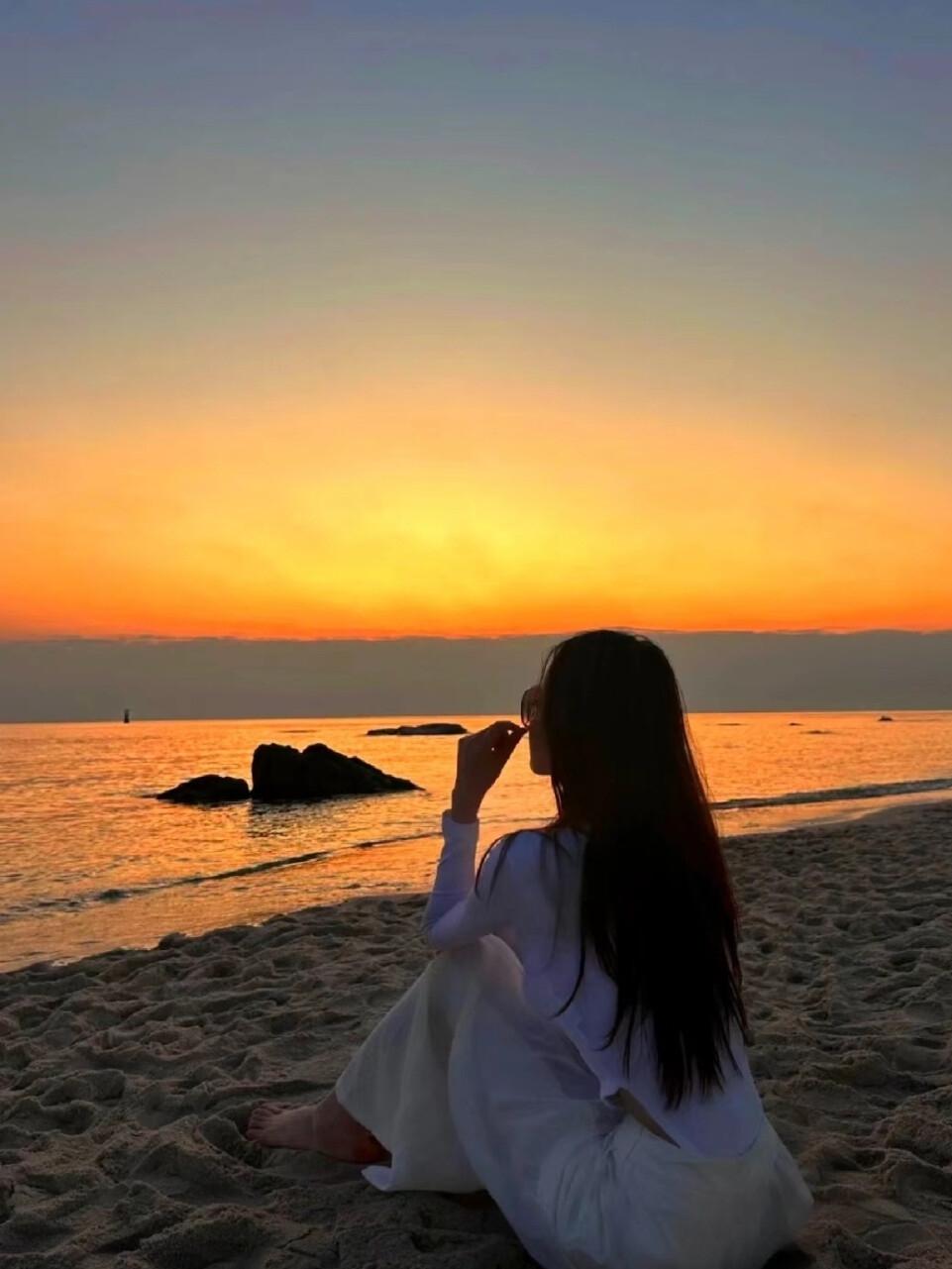 知足常乐 心宽路远
人活一世，最难得的是知足，最宝贵的是心宽。
 
不必追着无尽