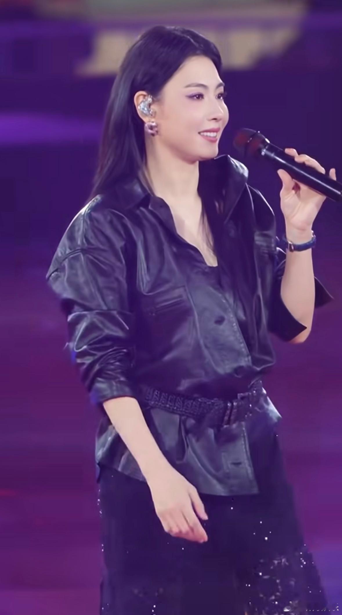 张柏芝商演生图 张柏芝商演生图🈶46岁的张柏芝状态太好了