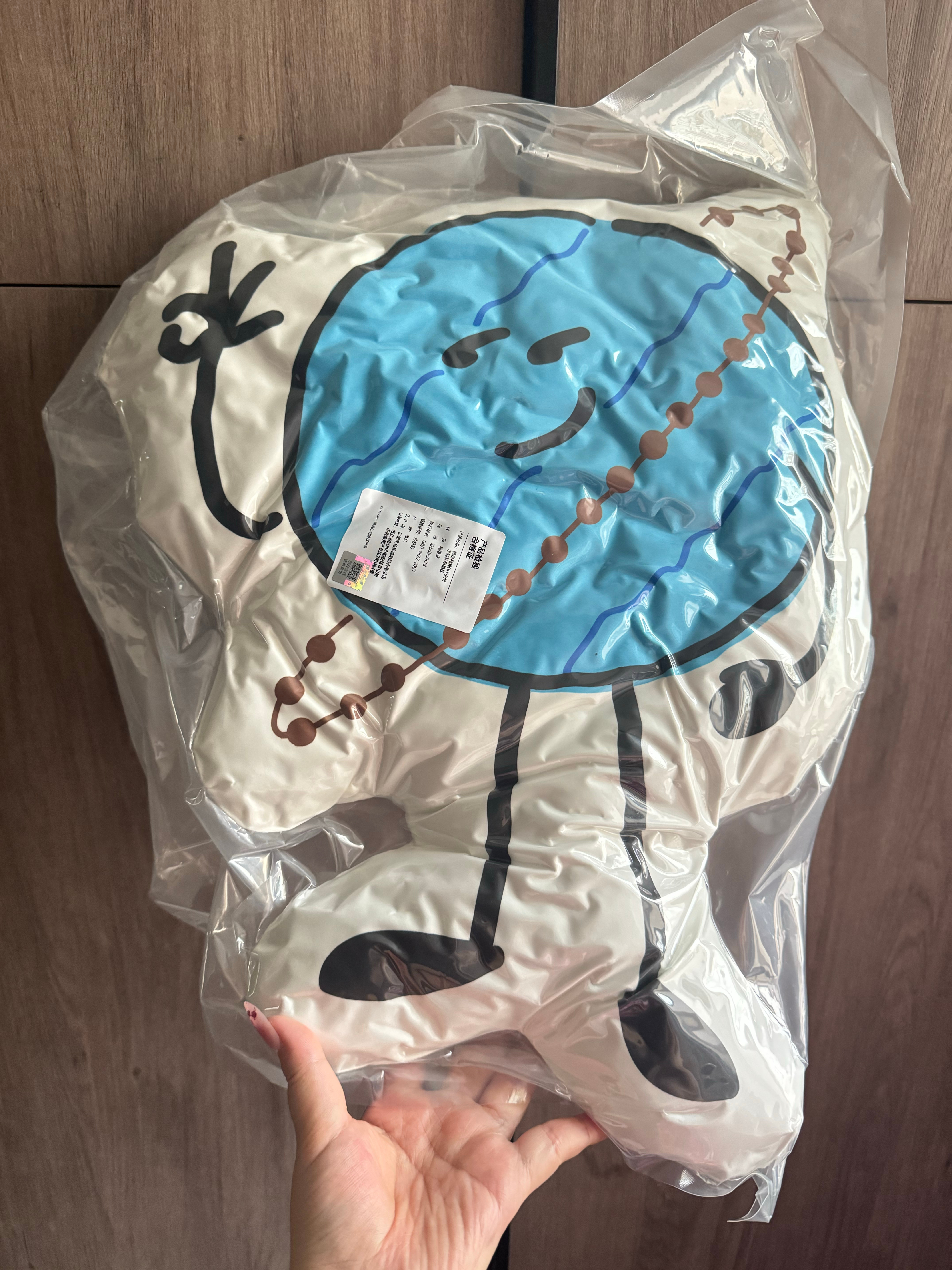 这个天王星抱枕也不小呢，拿到第一感觉非常扎实刘宇宁地球超新鲜 。刘宇宁