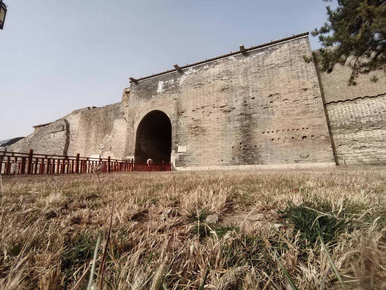 每一次出游都会有不一样的感觉。前几天去正定，偶遇了北城门。却也有眼前一亮的感觉。