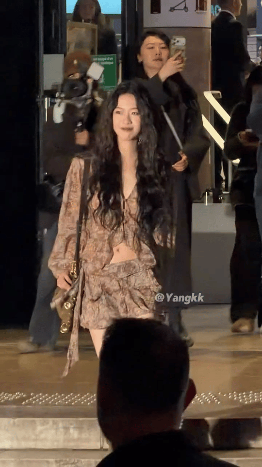 向涵之这是真闪耀啊巴黎了 很有大花风范 