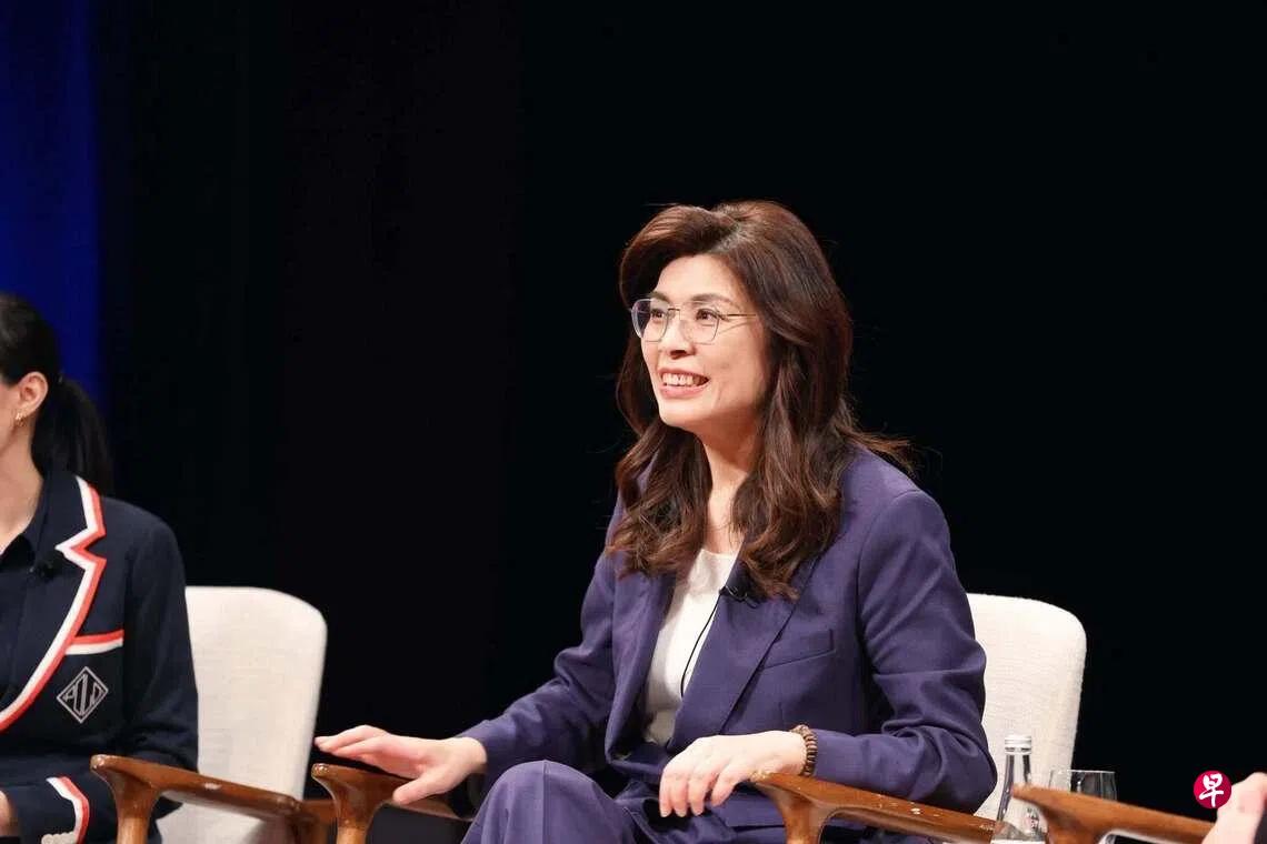 6月12号，今天看到了郑在美国外交关系协会发言的报道，才突然想起来她居然还在美国