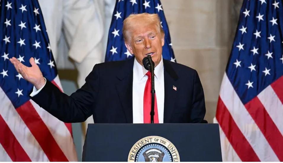 新闻快讯——据《华尔街日报》报道，特朗普政府正计划简化对政府高级官员的纪律处分及