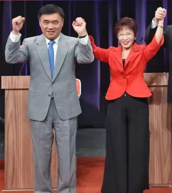 洪秀柱为何支持郝龙斌而非郑丽文？洪秀柱的那句“为了党的将来，你一定要加油”，让所
