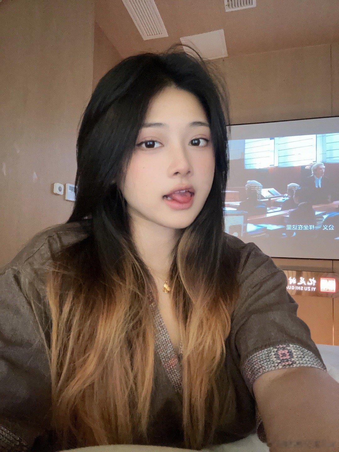 中秋没发图因为没图发[委屈]图是之前过生日出去玩拍的 ​​​
