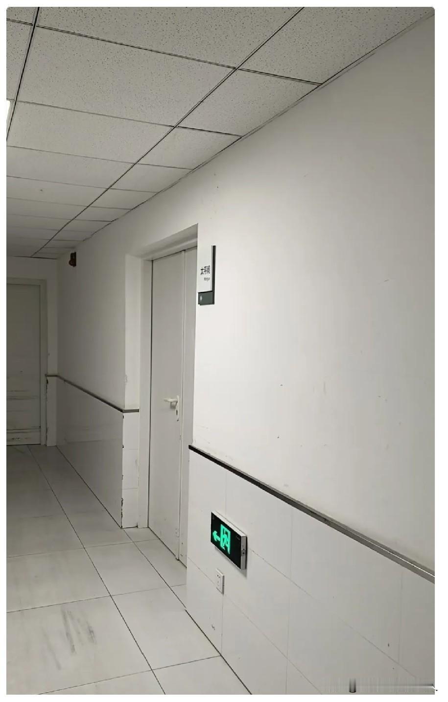 一位殡葬师聊过两件格外令人唏嘘的意外，全是年幼孩子无心之举酿成的悲剧。

有位父