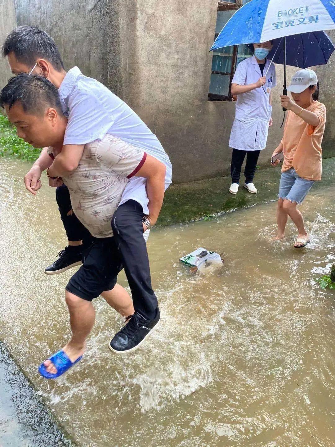 国家防总今日启动沪赣防汛四级应急响应，台风白海豚西行带来持续性暴雨。今天社区网格