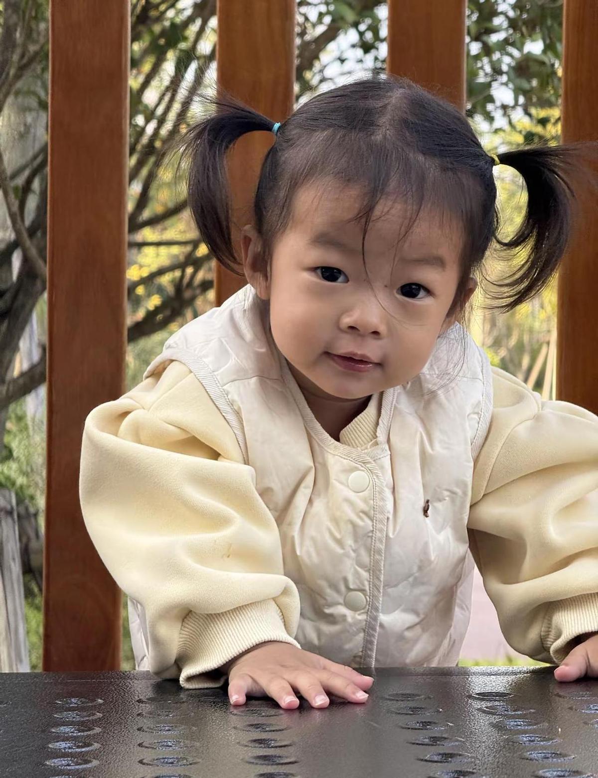 满屏都是“骗我生女儿”的软萌视频，看得人心都化了，但各位家长先别急着跟风拍，这背