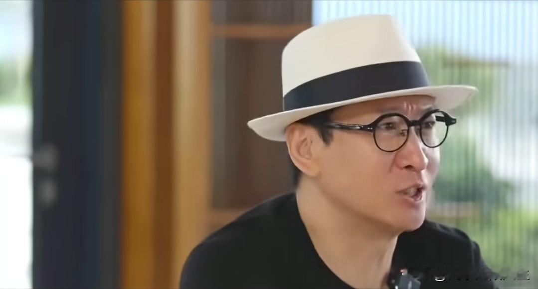 周杰一番话引人深思:
“几千年的人情世故都是一模一样的，有进步嘛，你所遇到的困难