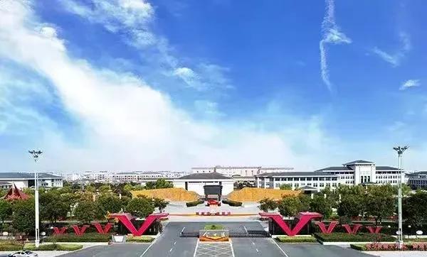 近日，联想连续对外公布其算力基础设施优秀案例，阐述联想是如何针对企业在智能化转型