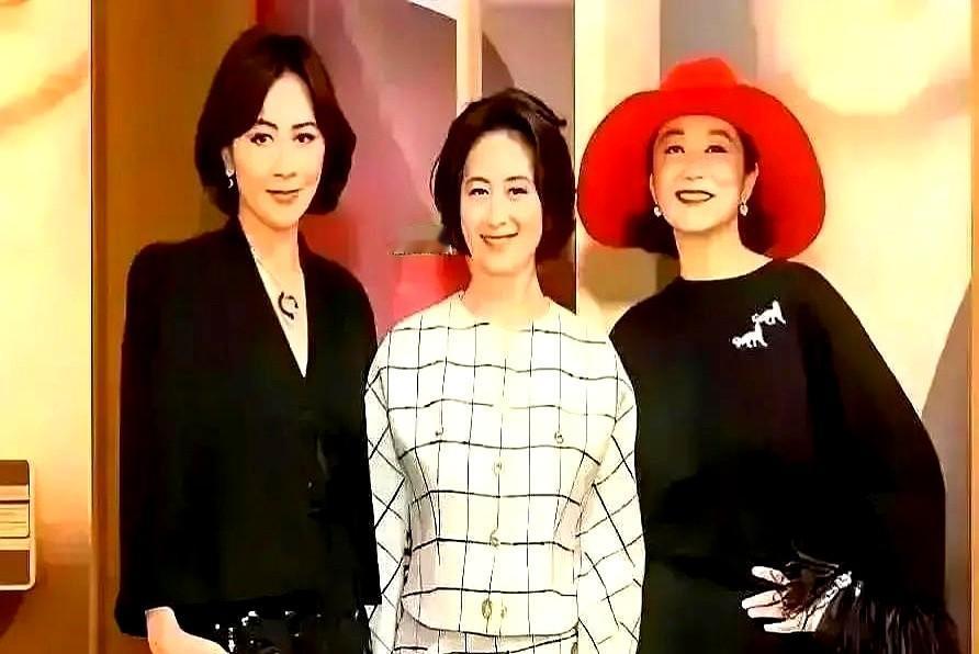 何超琼、林青霞、刘嘉玲……这仨人吃饭，吃了27年！

港媒直接曝光了她们的“神仙