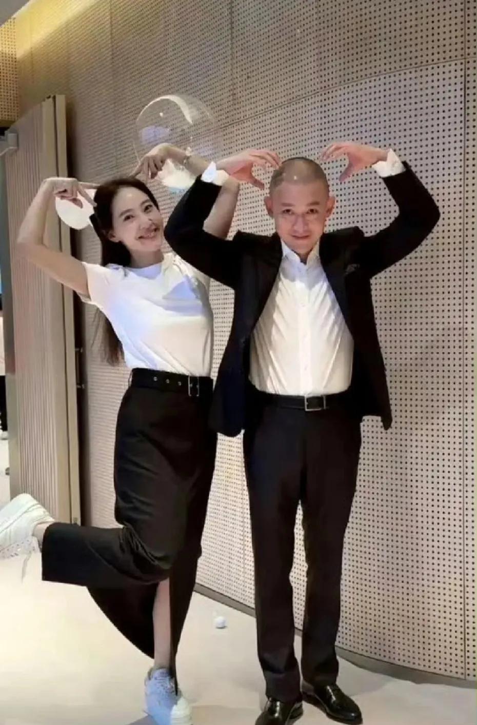 这就是聂远每个月给三百万的媳妇，已经是两个孩子妈了还这么水灵，不去拍戏可惜了啊 