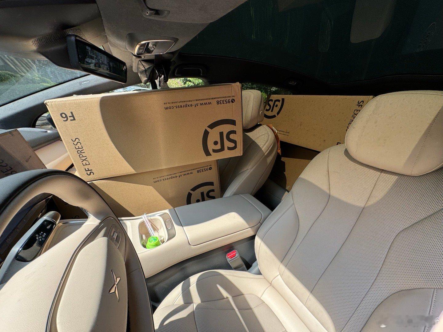 小鹏P7+空间真可以[嘻嘻] 