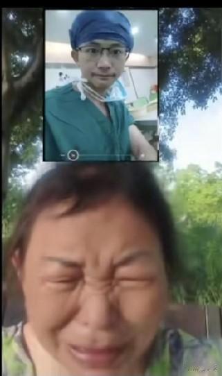 今晚又刷到罗妈妈的视频，
每次看到她
我的心里真的太难受了
中年丧子
会成为她一