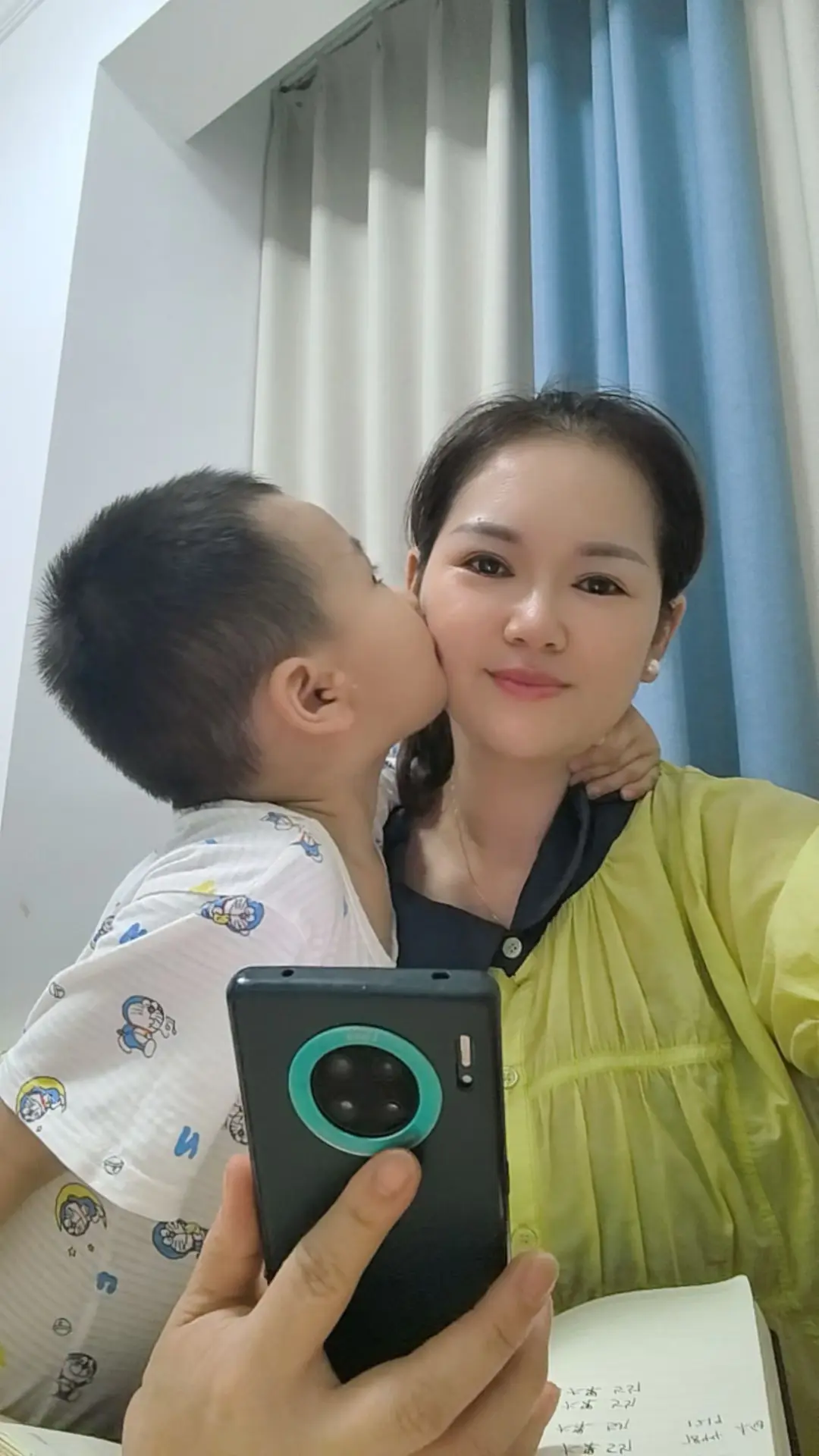 昨晚梦见孩子爸爸了，清清楚楚，说他还在公司上班，我说怎么这么长时间就不...
