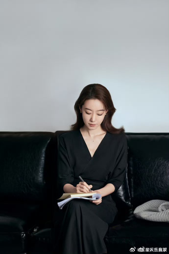 张小斐走红后 不抢不闹不迎合姐真的是“万物长，春雷响” 在等春的日子里，被张小斐