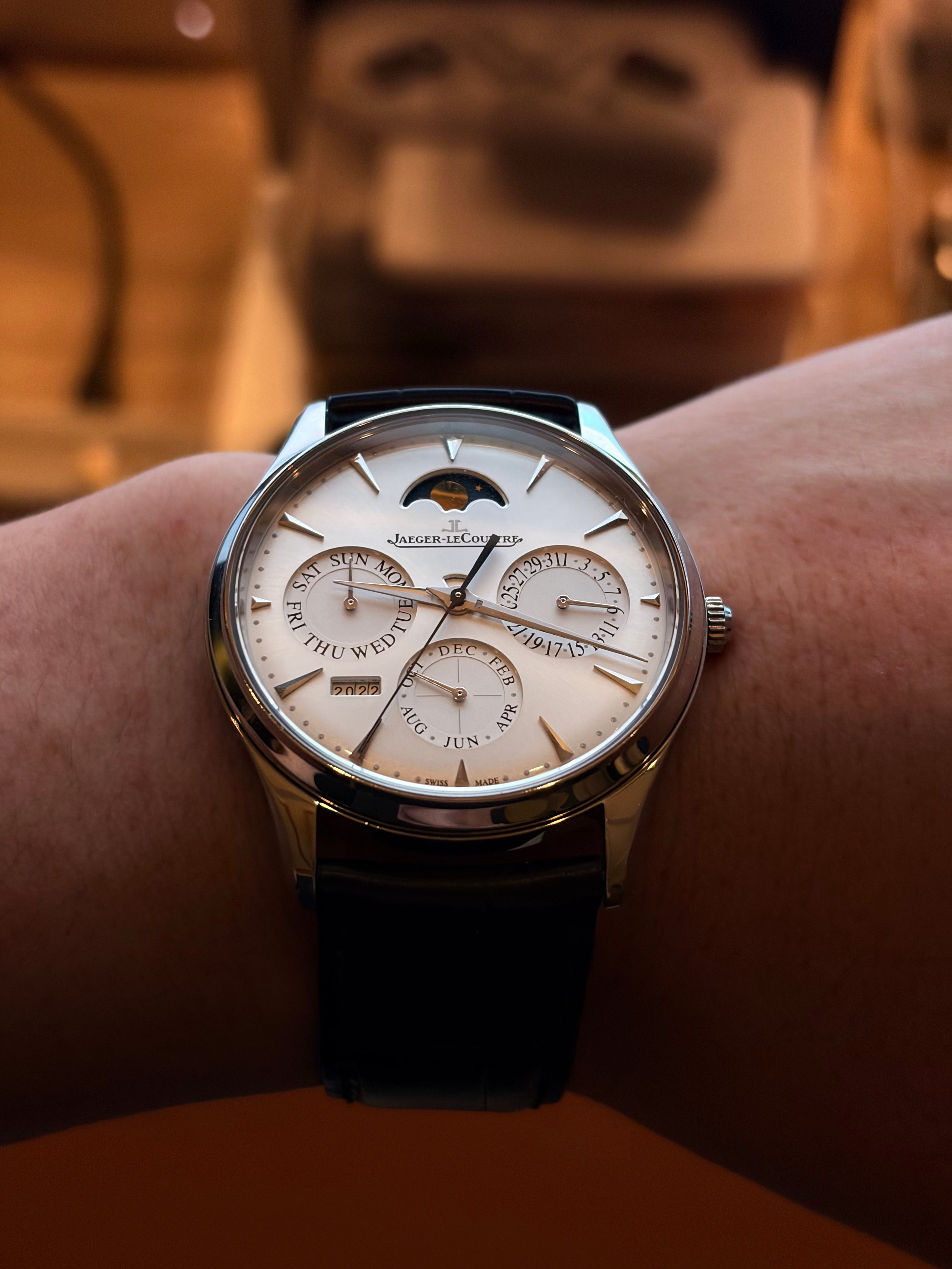 翻出来一块买了以后没戴过的表。「Time will tell how much 