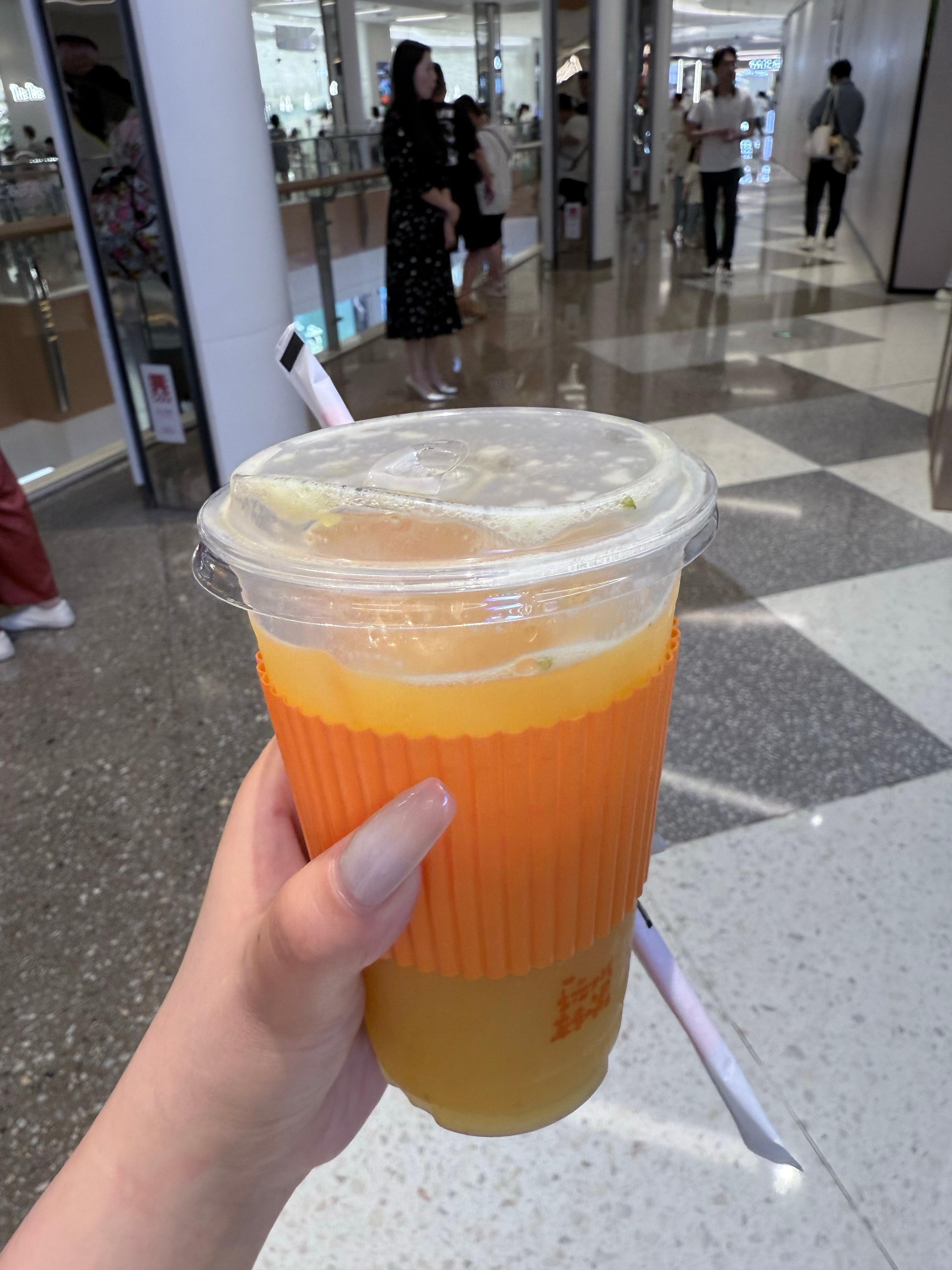 轻断食10天瘦了14.5斤，那不就是饱一顿饿一顿，之前说这样更容易发胖，现在告诉