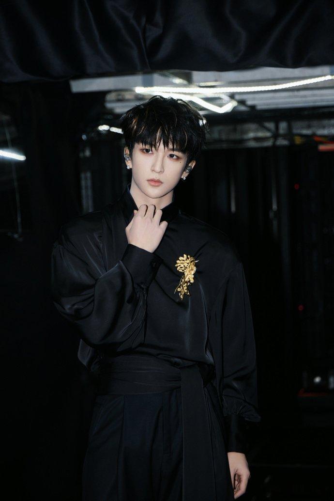 黄子弘凡 SM你的大vocal来了唱跳俱佳的全能ACE 大vocal的含金量持续