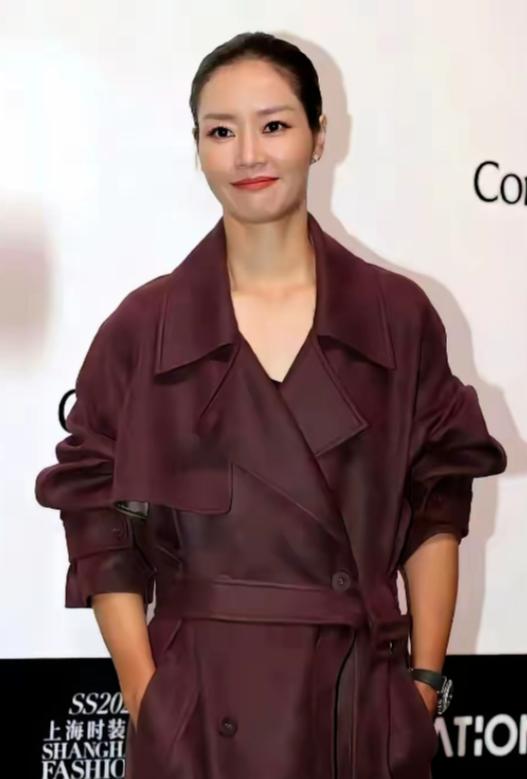 李娜退役后不进体育局当官，也不上综艺捞快钱，却在2025年底，自己掏真金白银在湖