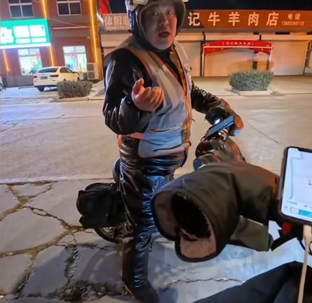 代驾等客被人威胁“必须你接完才能接”？什么狗屁规矩，黑社会收保护费吗？！半夜挣点