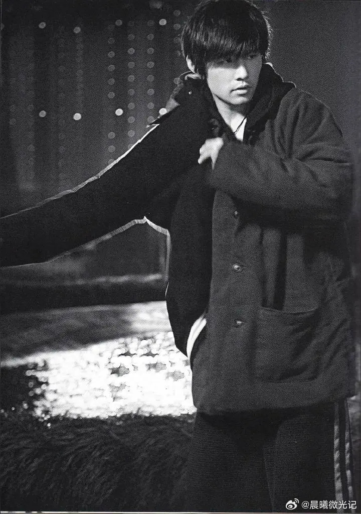 周杰伦杭州演唱会排面 灯光为他聚焦，全场为他沸腾，杭州的夜空都在为这场演唱会让行