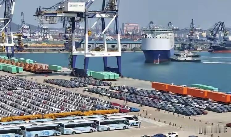 如今三大战场同时开打，中国一个举动，却是让西方悟了一个道理：欧洲能乱，中东能乱，