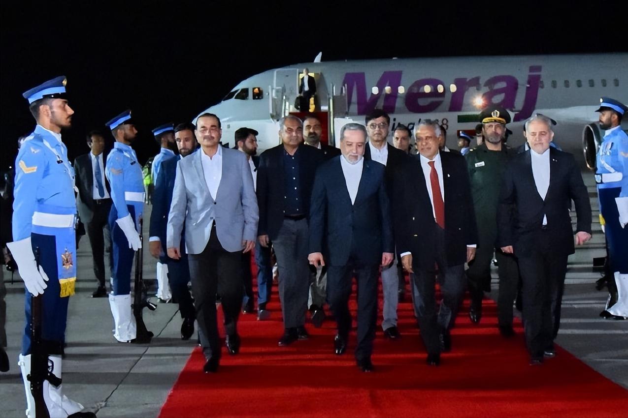 2026.4.26美伊和谈最新进展
1、昨天白宫发言人李维特尔讲：我可以证实，特