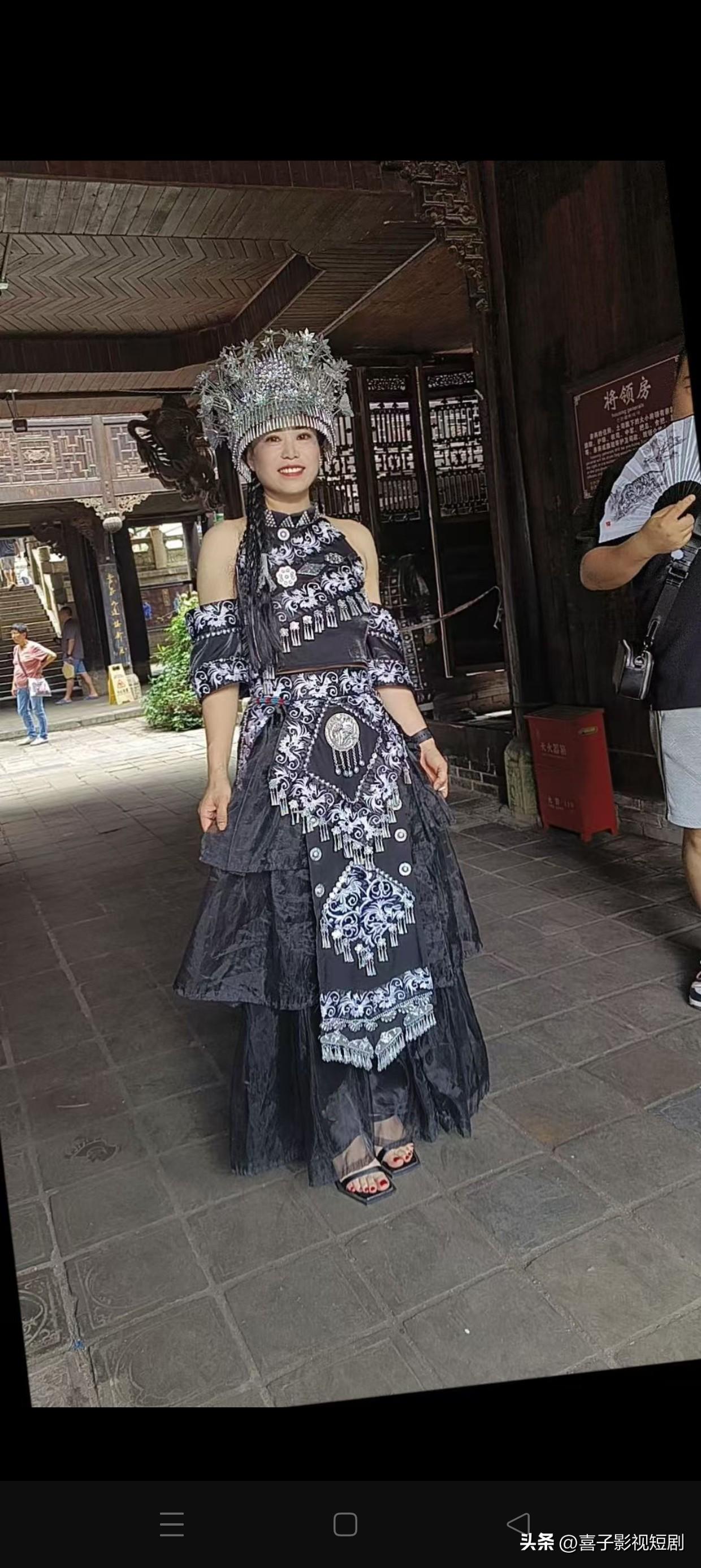 今年春天，我满心期待能带着女朋友游遍全中国。想和她在西湖畔漫步，看湖光潋滟；去长