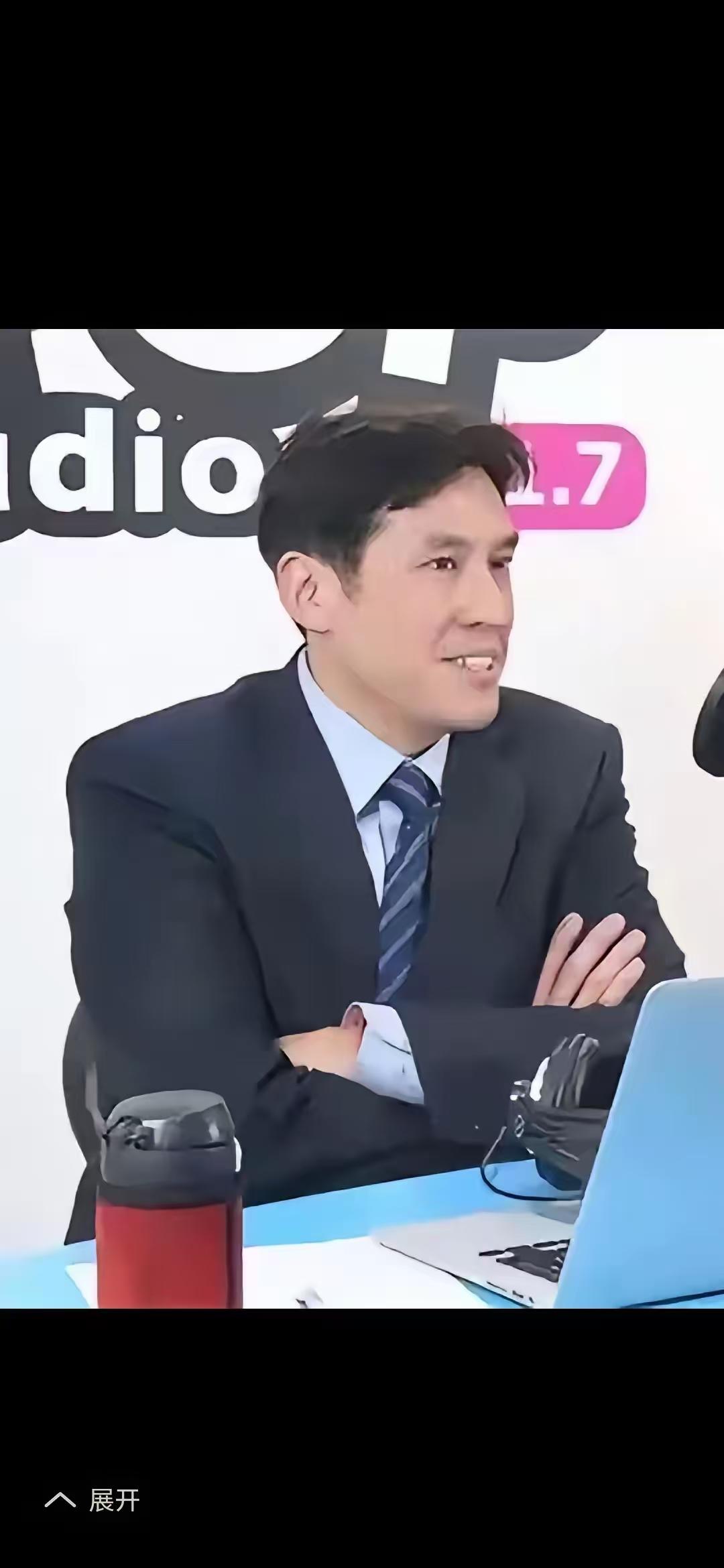 万万没想到，台湾媒体人黄暐翰居然能说出这样没有底线的言论！在一档节目中，他居然问