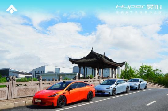 地球漏气了你敢信？
又涨知识了！最近新闻报道，科学家发现有一种宇宙大爆炸后形成的