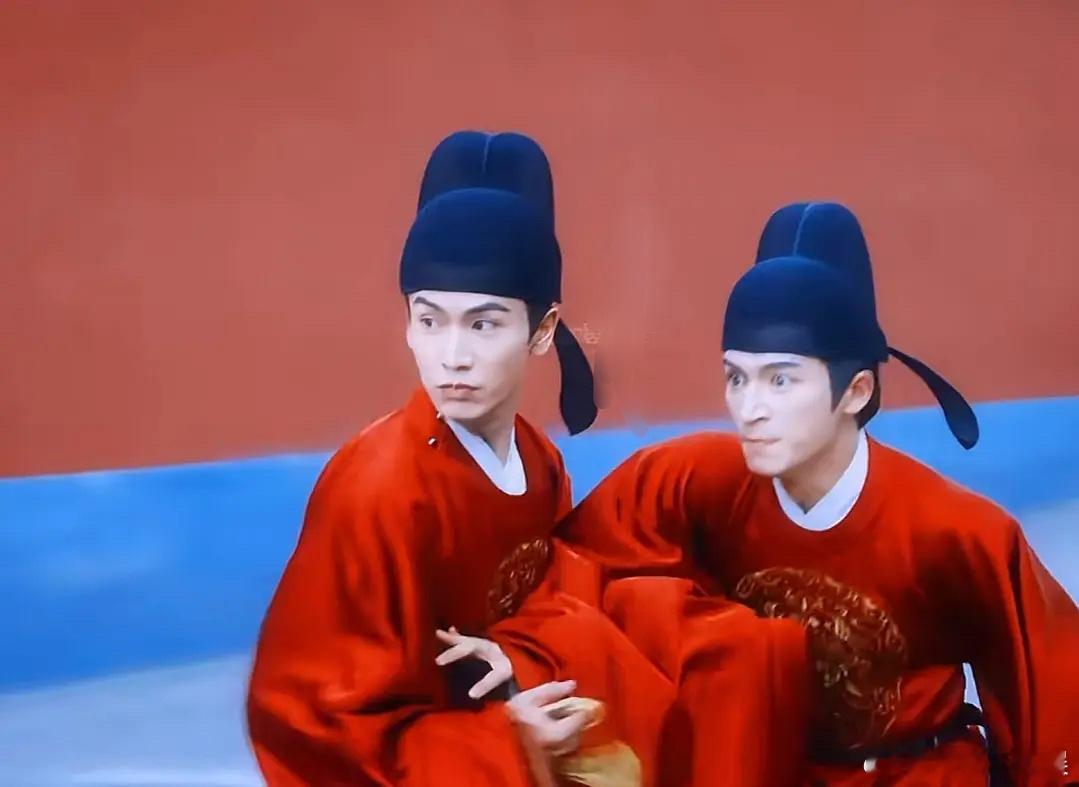 王星越和张凌赫同样的大表情到底谁胜出了？ ​​​