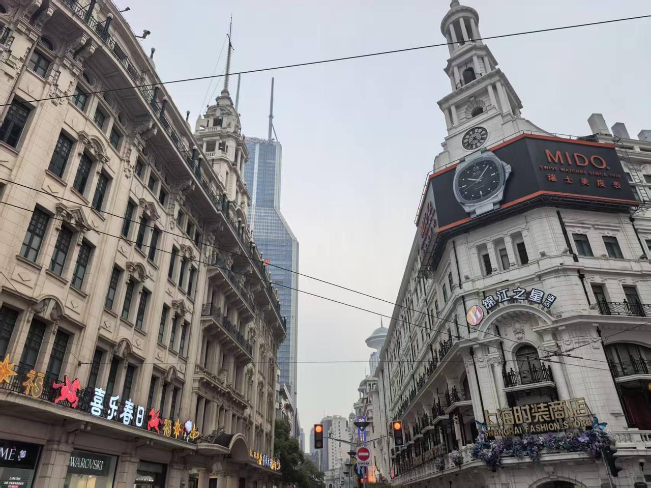 儿子的假期
清明节，大一的儿子放了5天假，清明节3天，校庆2天。

早早地就提前