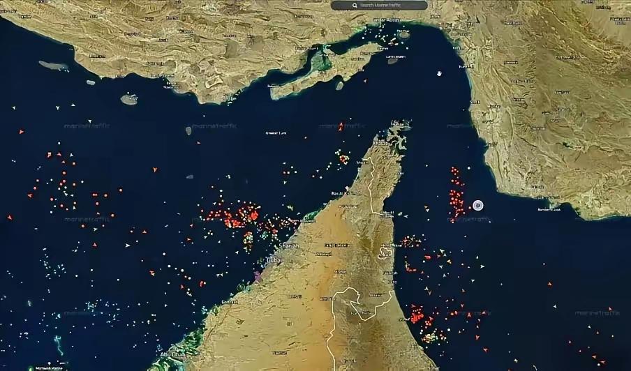以色列：朗哥，今晚别发了哈，想睡个安稳觉，一晚上起来好几回。
伊朗：我活不活无所