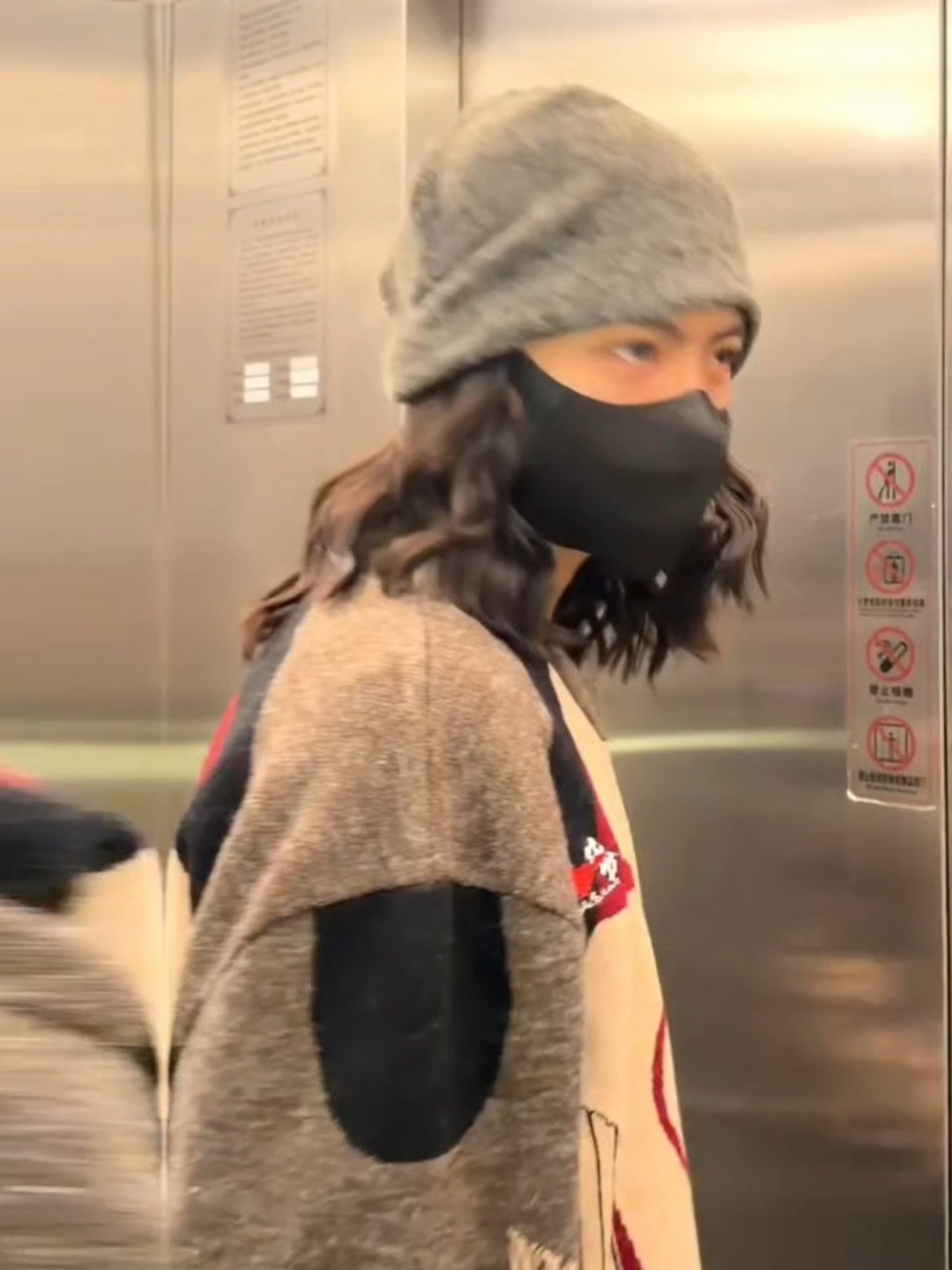 hello，this is 美丽的肖姐姐~ 