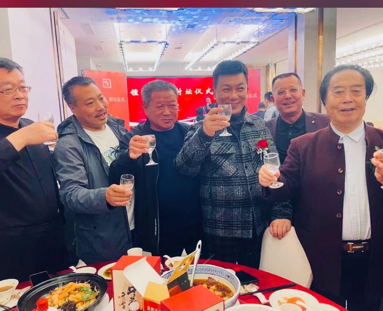 北京著名京剧表演艺术家宋小川（山东萊阳万弟人士）在萊西茅台镇（钟意酒庄）与家乡人