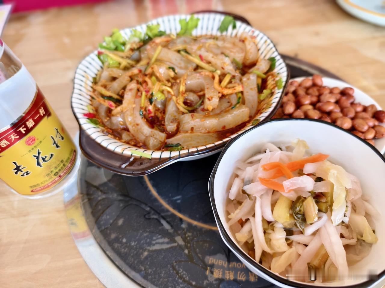 夏日生活打卡记 山西偏关猫姐平时一个人懒得做饭，但是拦不住酒友多啊！本来计划俩个