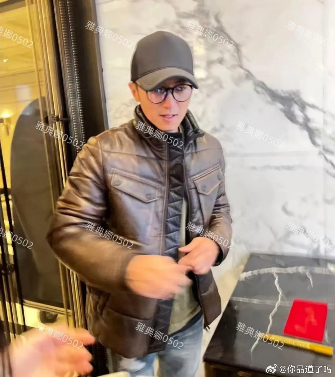 上海街头偶遇谢霆锋，本人靓仔年轻但个子有点矮，气质也没有很酷！！！ 