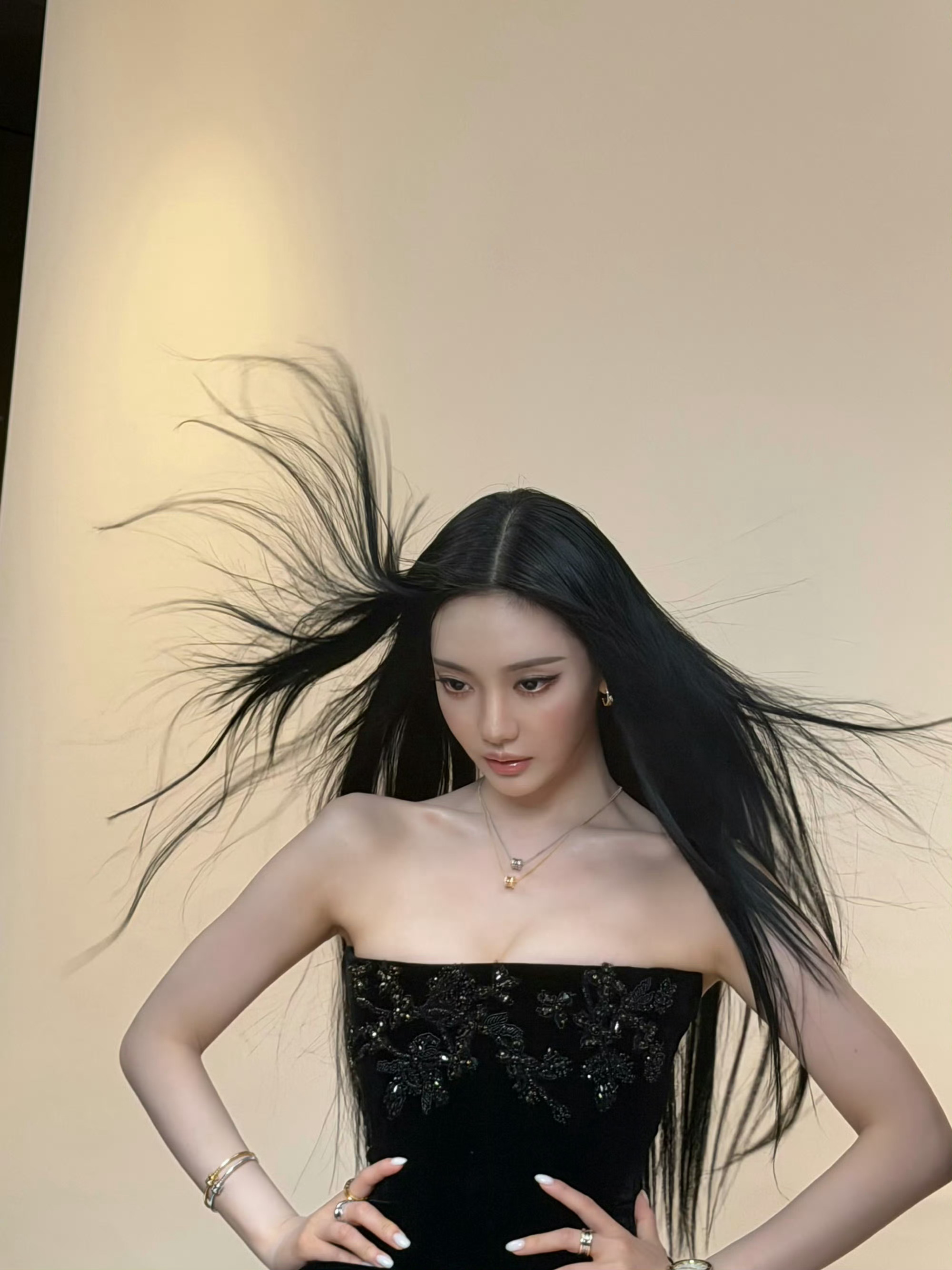 宁艺卓黑粉是柳智敏粉丝黑粉回复宁艺卓黑粉回复宁艺卓的评论，宁艺卓喊话的黑粉都是柳