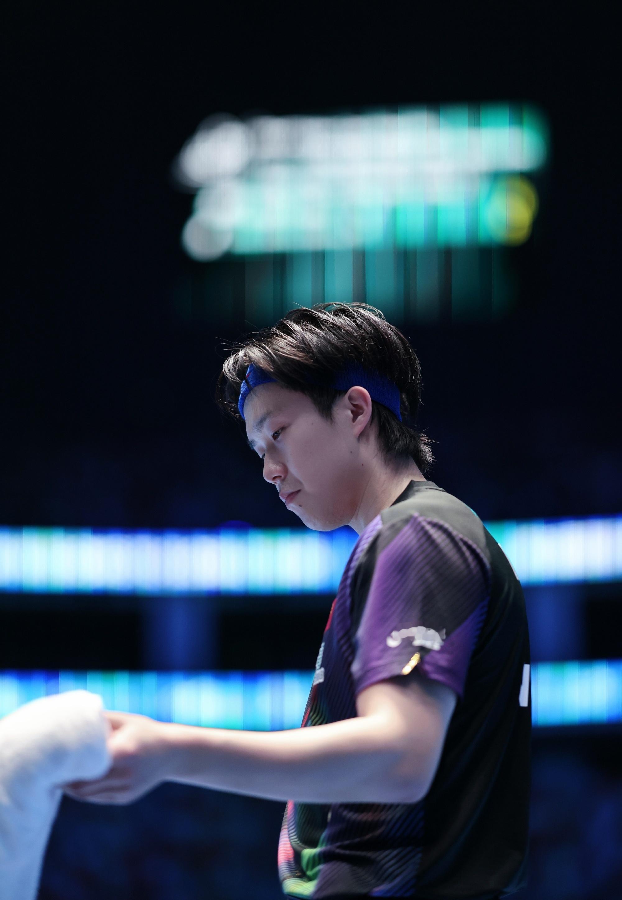 王楚钦3-0帕尔，强势晋级！国乒王者，无人能敌！下一场，继续冲，我们陪你到底！?