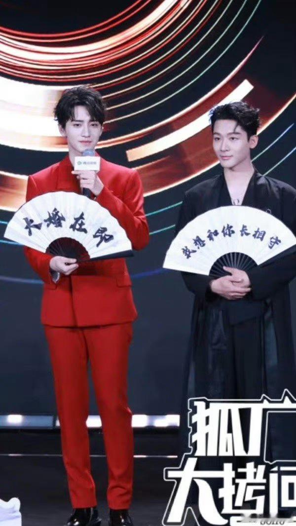 在剧中也没感觉张晚意被王弘毅艳压的这么离谱啊 ​​​