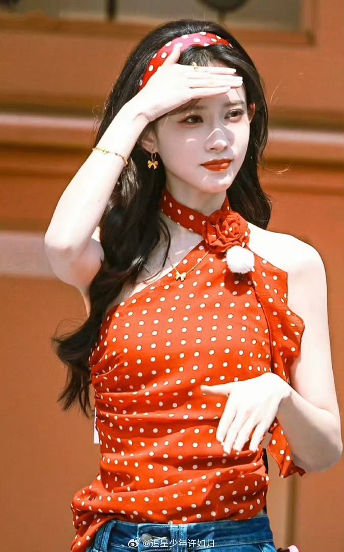 孟子义包场月鳞绮纪 人美心善孟子义，包场《月鳞绮纪》为好友曾舜晞应援，暖心举动太