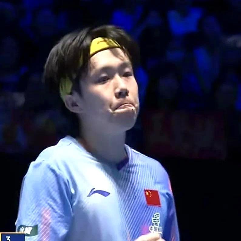 国乒男队告急！亚洲杯四强出炉，竟只剩王楚钦一根独苗。
 
谁能想到，林诗栋苦战七