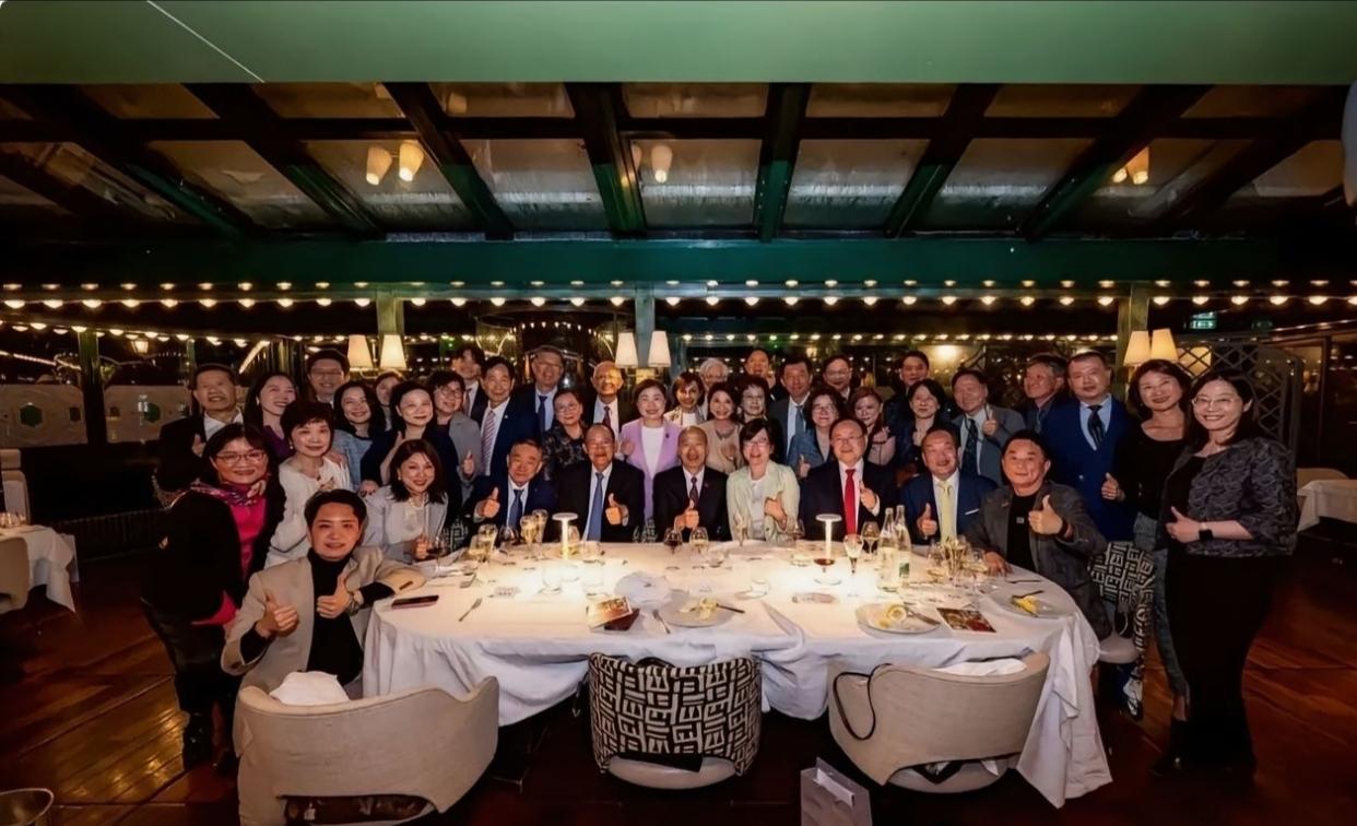 台湾所谓民意机构负责人韩国瑜一行在法国过了三天“吃喝玩乐”的访问日子，基本上没见