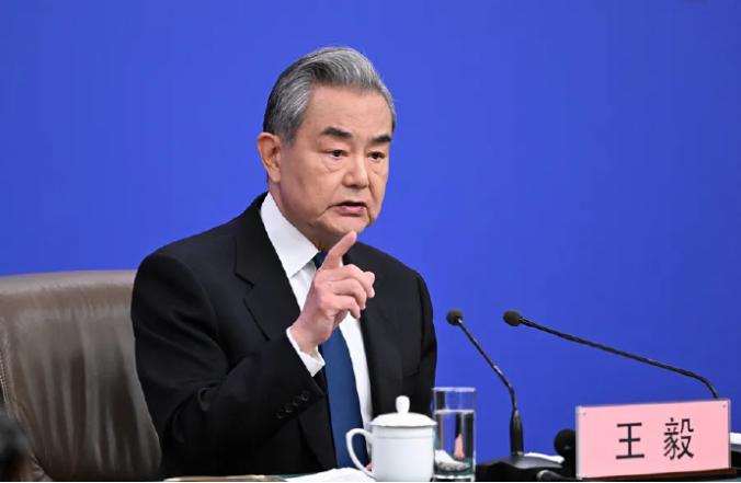 记者会上，有记者提问，特朗普提出“中美共治”框架，中方是否接受？王毅外长回应。