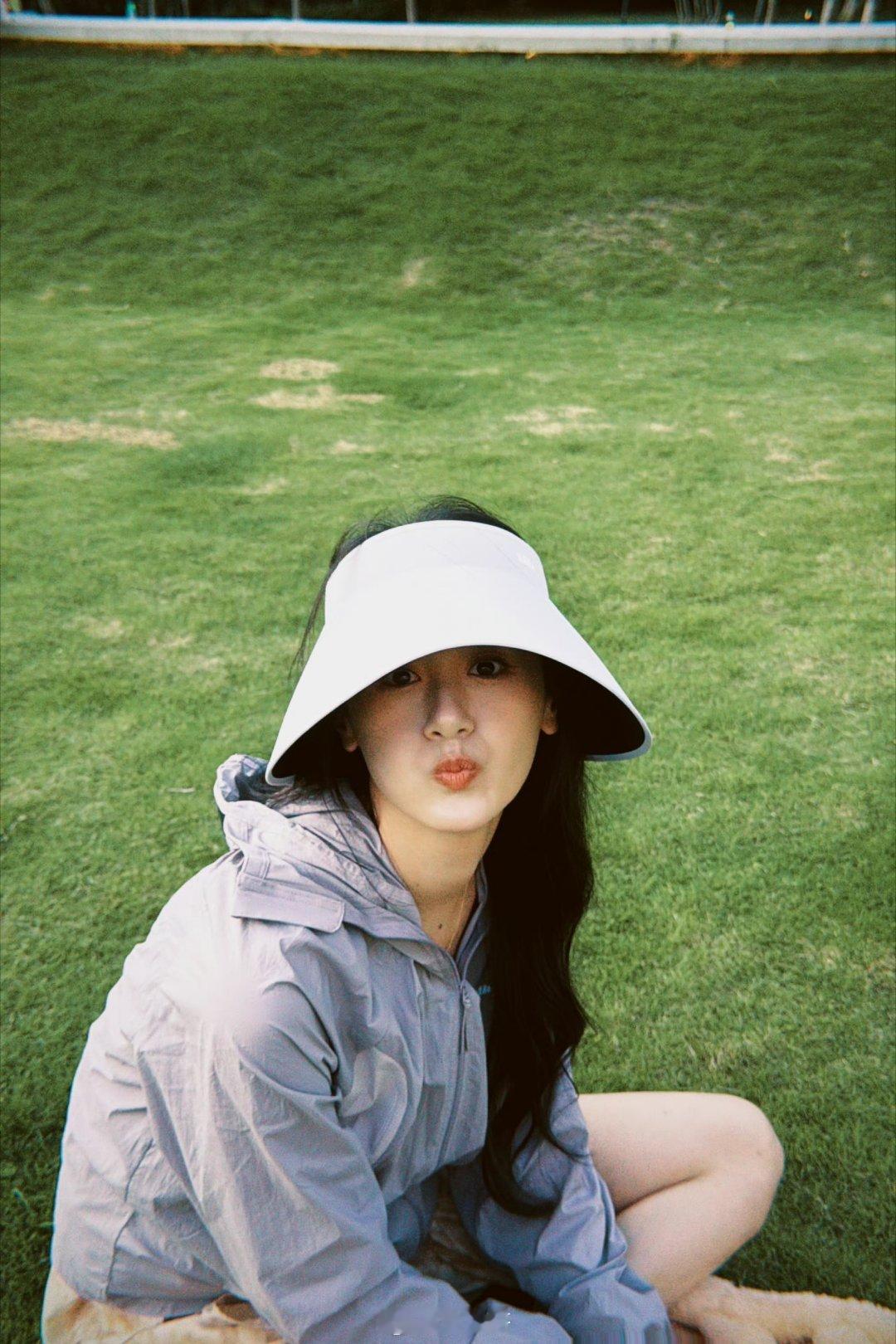 袁冰妍 同款不同色的防晒衣吗？