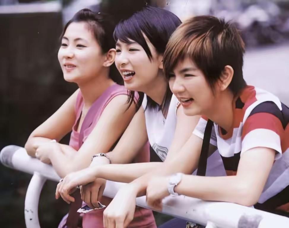 人到中年，就开始怀念从前，是不是真的老了！

你们有没有发现步入婚姻生活里，有一