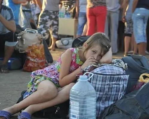 欧洲人贩子到底有多猖狂？被拐卖的乌克兰女人，下场有多惨？
 
“120万元买一个